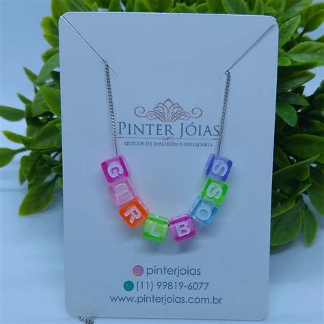 Colares Com Letras Coloridas
