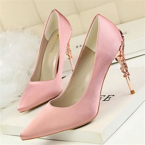 Sapatos Vermelho Com&nbsp;Salto