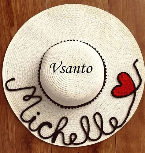 Chapeu De Praia Com O&nbsp;Nome